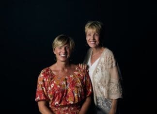 The Blue Giraffe to Host Gallery Night Featuring Diane Naylor Nov. 11 Christi Sheffield & Debbie Taylor